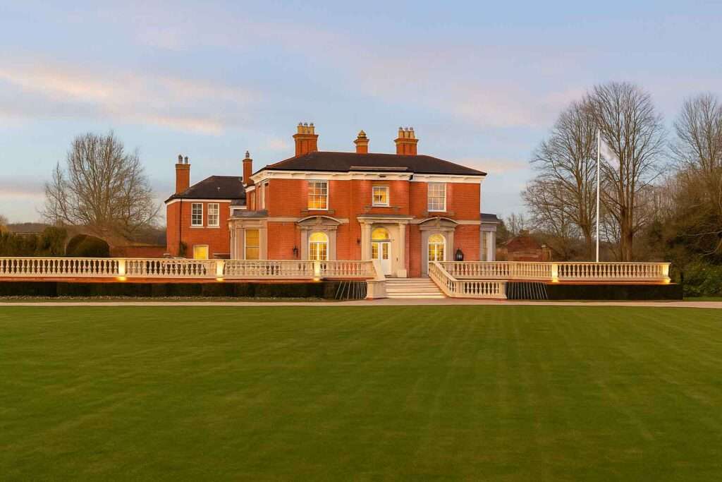 6 Bedroom Mansion with Pool