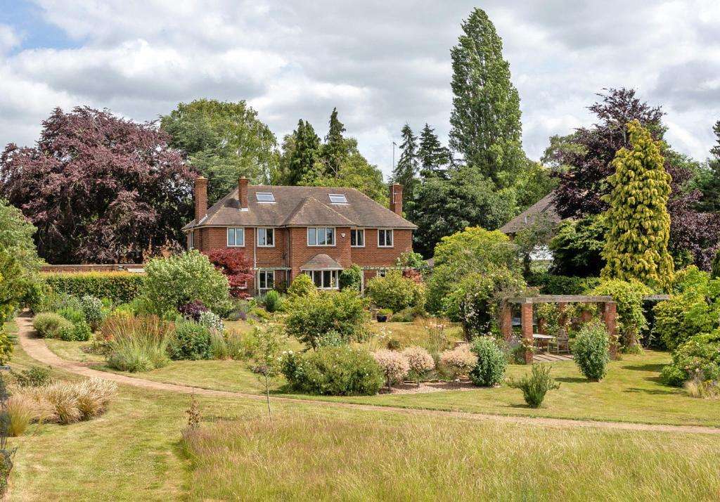 Golf Lane Church Brampton Northampton 02