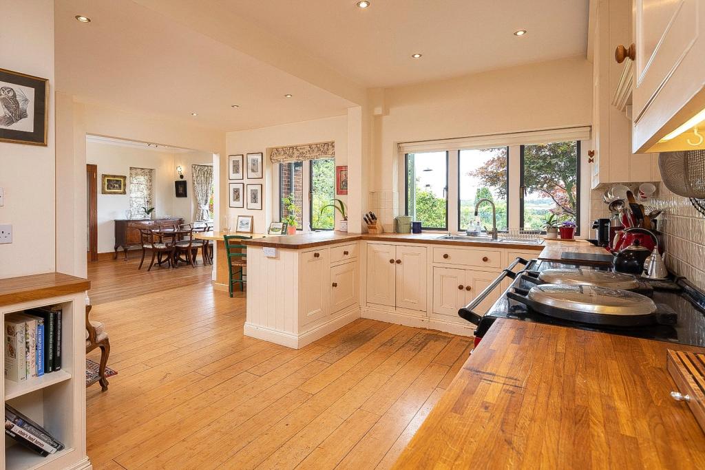 Golf Lane Church Brampton Northampton 07